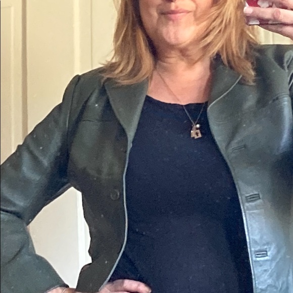 Leather jacket - Picture 2 of 3